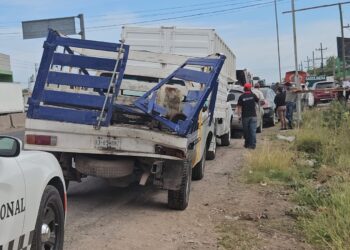 Carambola de 6 vehiculos deja tres lesionados leves y cuantiosos daños materiales en “El Trébol”