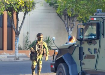 Militares y Guardia Nacional aseguran inmuebles en Los Olivos