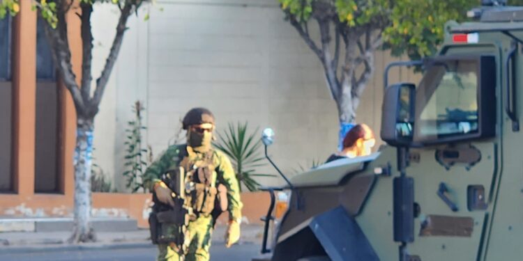 Militares y Guardia Nacional aseguran inmuebles en Los Olivos