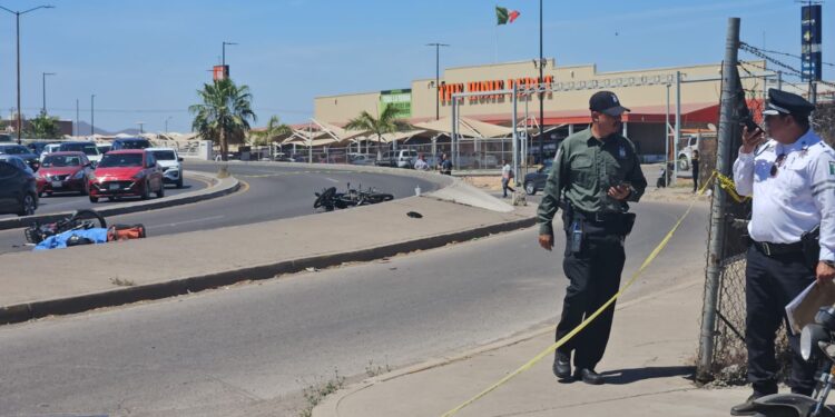 Carambola y volcadura deja un muerto y tres heridos a espaldas de Soriana Zapata