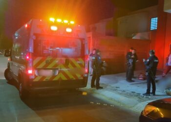 Joven escapa de sus captores y se oculta en una casa donde pide ayuda