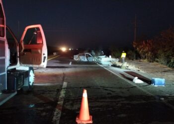 Lesiones leves sufrió un hombre al salirse de la autopista y estrellarse contra un objeto fijo
