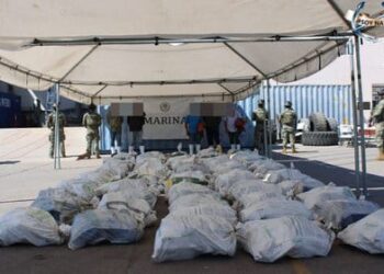 Elementos de la Marina aseguraron más de mil 800 kilos de cocaína frente a Mazatlán