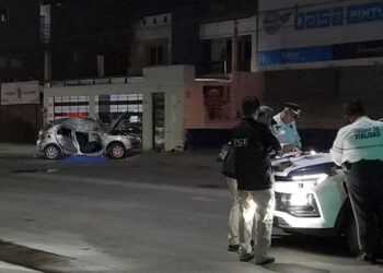 Choque deja un muerto y un herido la madrugada de hoy sobre la avenida Álvaro Obregón 
