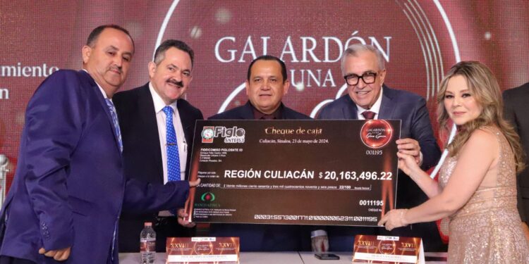 Es su momento de cosechar, disfrútenlo: Rocha Moya a maestros jubilados