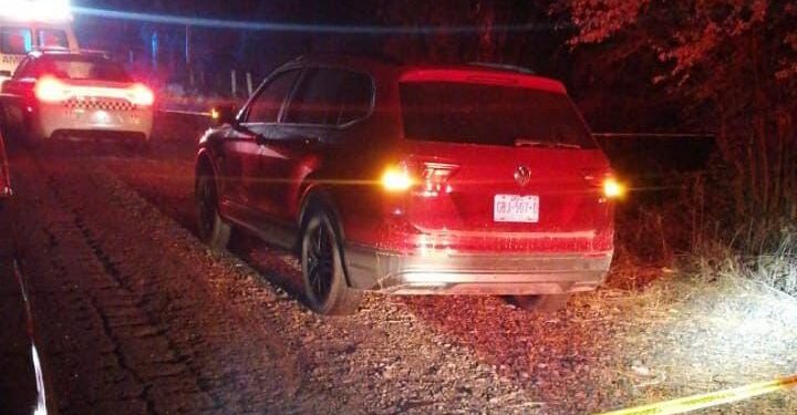 Localizan a un hombre ejecutado a balazos en el interior de una camioneta en Elota