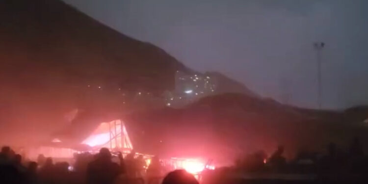 AMLO confirma que derrumbe de escenario donde estaba Máynez dejó 4 fallecidos y 15 heridos