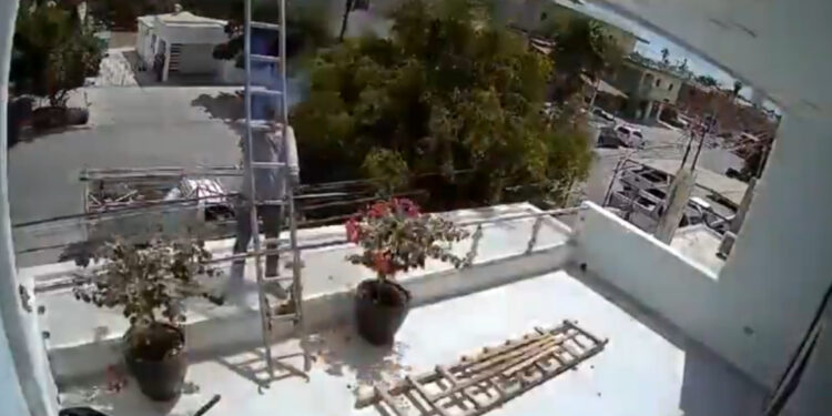 Hombre que recibió descarga eléctrica en Los Mochis registra un estado de salud de gravedad