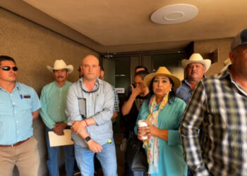 Rocha asume compromisos con agricultores; gestionará reunión con AMLO y el precio no quedará en menos de 6 mil pesos