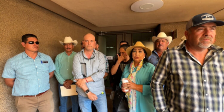 Rocha asume compromisos con agricultores; gestionará reunión con AMLO y el precio no quedará en menos de 6 mil pesos