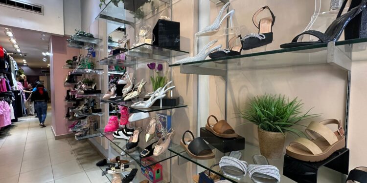 ¿Ya compraste el regalo de mamá? Locatarios del centro registran un ligero repunte en las ventas