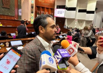 Diputado Sergio Mario Arredondo presenta iniciativa de reforma y adiciones a la Ley Orgánica de la UAS