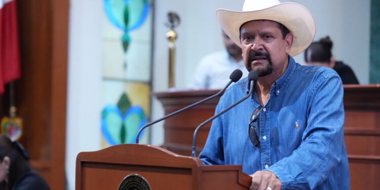 Serapio Vargas se declara defensor de los motociclistas; anuncia iniciativa para que las placas no cuesten  más de 300 pesos