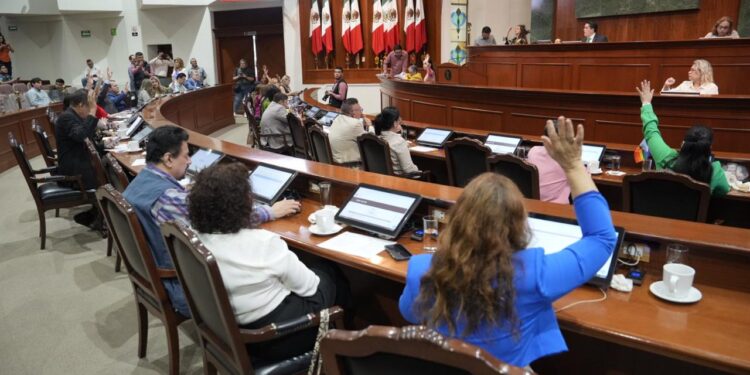 Congreso amplía licencia  temporal a diputados que participaron en elección