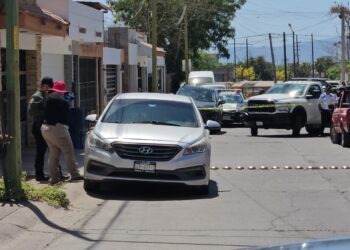Hallan asesinado a balazos a un hombre en un automóvil en Rancho Contento