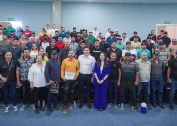 Trabajadores Agrícolas Temporales sinaloenses salen a Canadá; estarán 8 meses