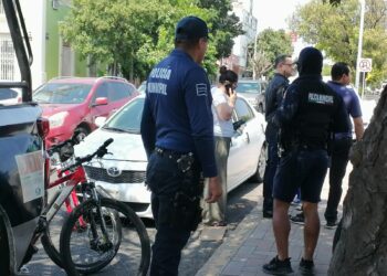 Colisionan dos unidades en el Centro de Culiacán