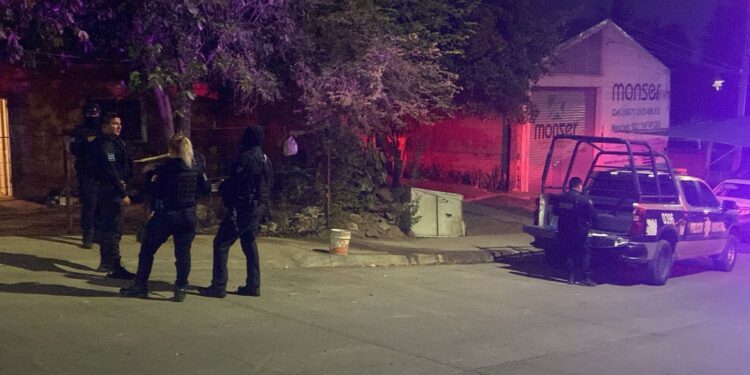 Atacan a balazos a vecino de la Independencia