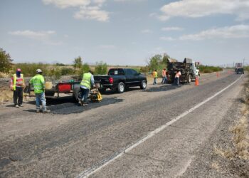 Gobierno del Estado inició trabajos de rehabilitación de carretera México 15 en El Carrizo