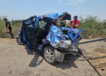 Milagro en “La Costerita”; joven queda prensado tras choque y caer a barranco el auto que conducia y sólo sufre lesiones leves