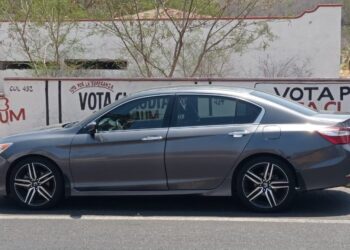 Elementos de Policía de investigación recuperan una Honda Accord 2016