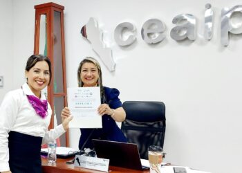 Pleno de CEAIP entrega reconocimientos a personas servidoras públicas que concluyeron Diplomado Internacional en Transparencia y Seguridad