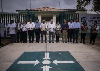 Inauguran Rocha y el director del IMSS, Zoé Robledo, Albergue Comunitario