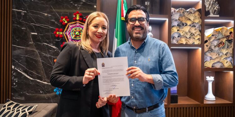 Juan de Dios Gámez nombra a María del Carmen Morales como secretaria de Obras y Servicios Públicos