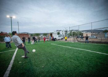 ¡Alturas del Sur se transforma! Juan de Dios Gámez entrega cancha deportiva
