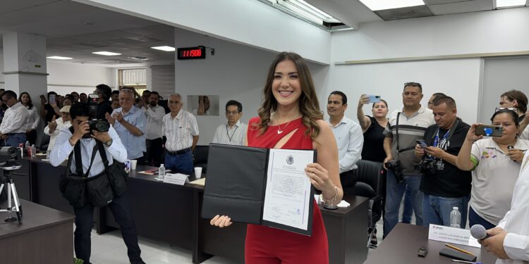 Paloma Sánchez recibe constancia del INE como senadora; se compromete hacer equipo a favor de Sinaloa