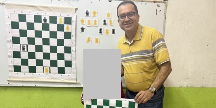 Privan de la libertad a  un maestro en Navolato; es campeón en ajedrez