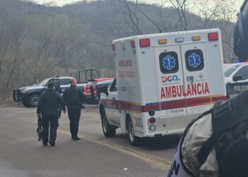 Matan a balazos a herido que era trasladado en ambulancia y lesionan al chófer