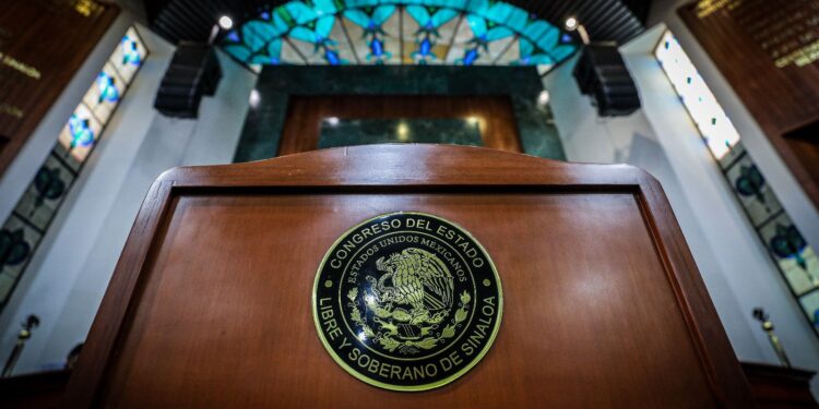 Dan primera lectura a las primeras 18 iniciativas para reformar la Ley Orgánica de la UAS