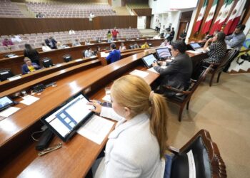 El Pleno del Congreso da lectura a 18 iniciativas de reforma a la Ley Orgánica de la UAS