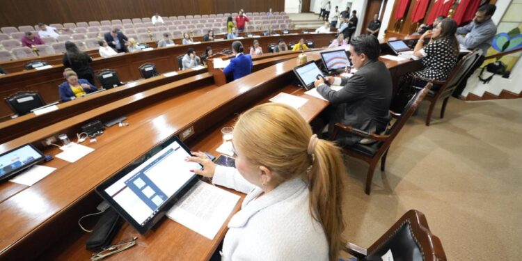 El Pleno del Congreso da lectura a 18 iniciativas de reforma a la Ley Orgánica de la UAS
