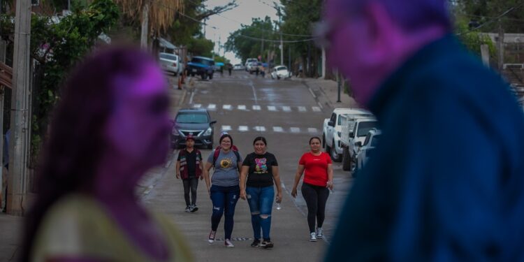 Saber lo que ocupan es el punto de inicio para sus obras: Rocha Moya al inaugurar acciones de pavimentación en la Ignacio Allende y El Mirador