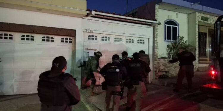 Marina asegura 6 casas del Cártel de Sinaloa en Culiacán y detienen a 9 personas