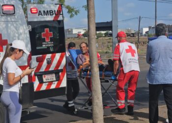 Atropellan a vendedor de quesos frente al Mercado de Abastos