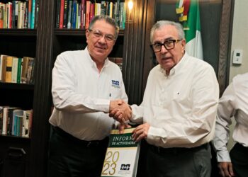 Entrega el presidente de la CEDH su informe anual al gobernador Rubén Rocha Moya