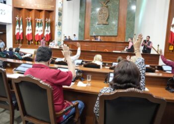 Iniciativa propone reconocer derechos de familias lesbomaternales y homoparentales