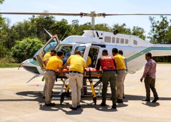 Llega vía aérea al Hospital Pediátrico de Sinaloa menor de 2 años, víctima de incendio en El Huitussi, Guasave