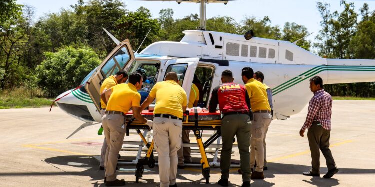 Llega vía aérea al Hospital Pediátrico de Sinaloa menor de 2 años, víctima de incendio en El Huitussi, Guasave