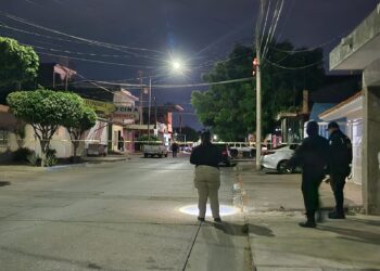 Motociclista ataca a balazos a dos hombres en el sector Los Pinos