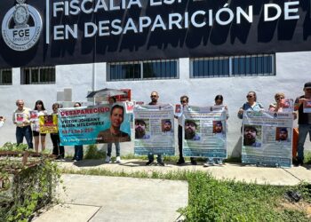 ¡Los queremos de regreso! Familiares con hijos desparecidos protestan en Fiscalía Especializa en Desaparición de Personas