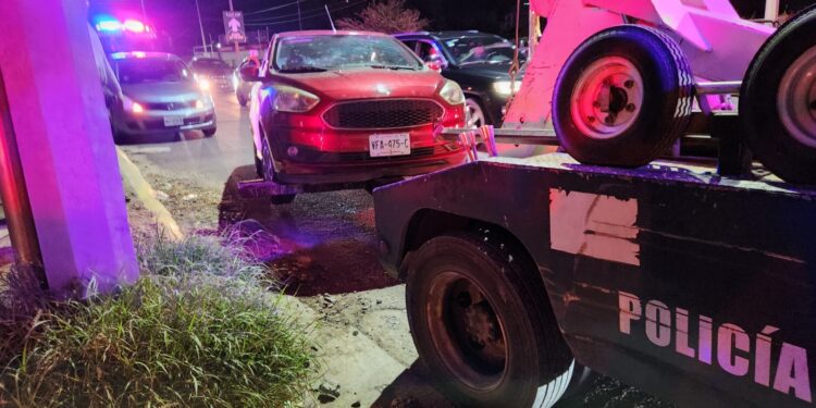 “Poncha llantas” dañan más de 10 vehículos sobre el bulevar Miguel Tamayo Espinoza de Los Monteros en el Desarrollo Urbano 3 Ríos