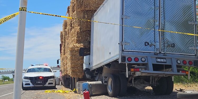 Choque por alcance deja un hombre fallecido sobre la Maxipista en Elota