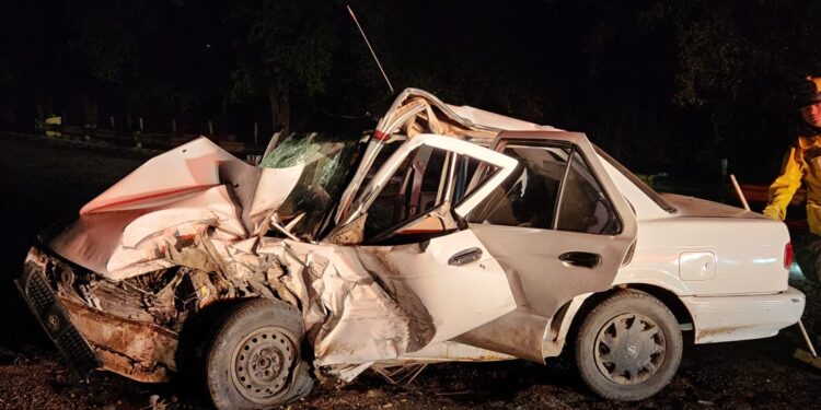 Chocan contra la caseta de cobro de El Limón de Los Ramos y una camioneta