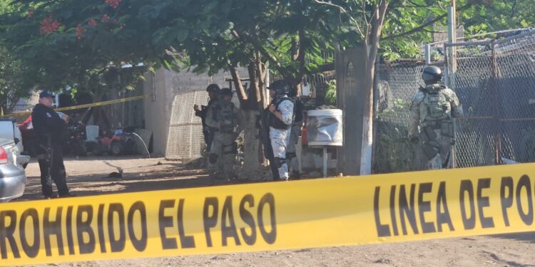 Hallan asesinado a comerciante de tianguis en la 21 de Marzo