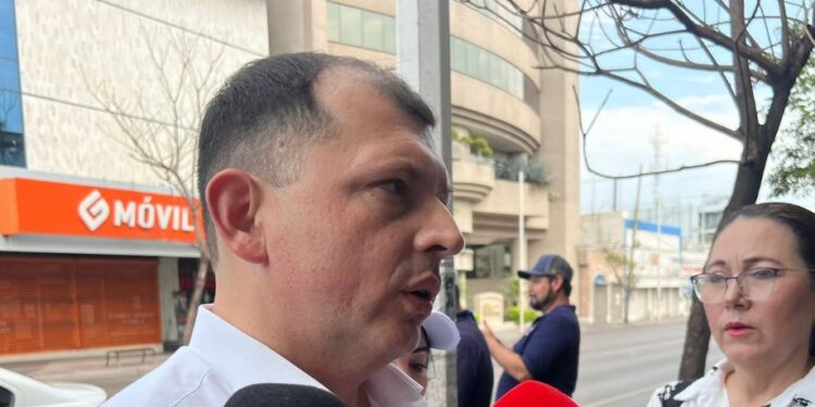 Nadie se quedará sin estudiar en la UAS: Robespierre Lizárraga