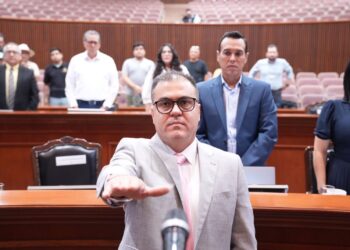 Luis Fernando Ruiz Rangel rinde protesta como titular del Órgano Interno de Control de la FGE